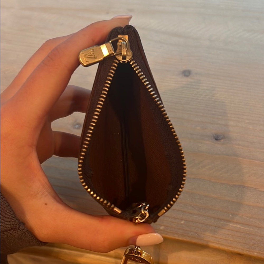 Louis Vuitton Key Pouch - Picture 8 of 8